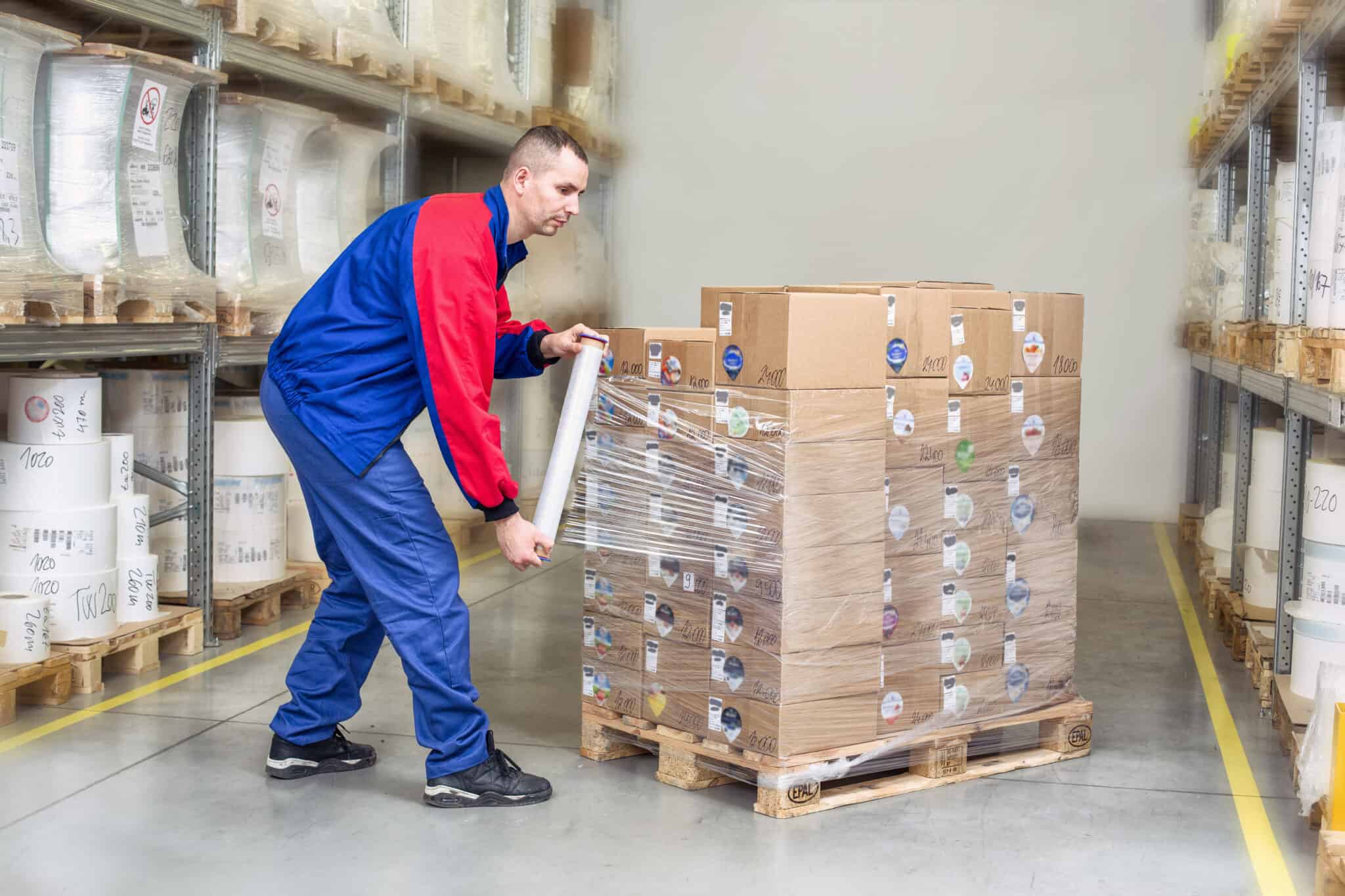 How to Hand Wrap a Pallet warehouse.ninja